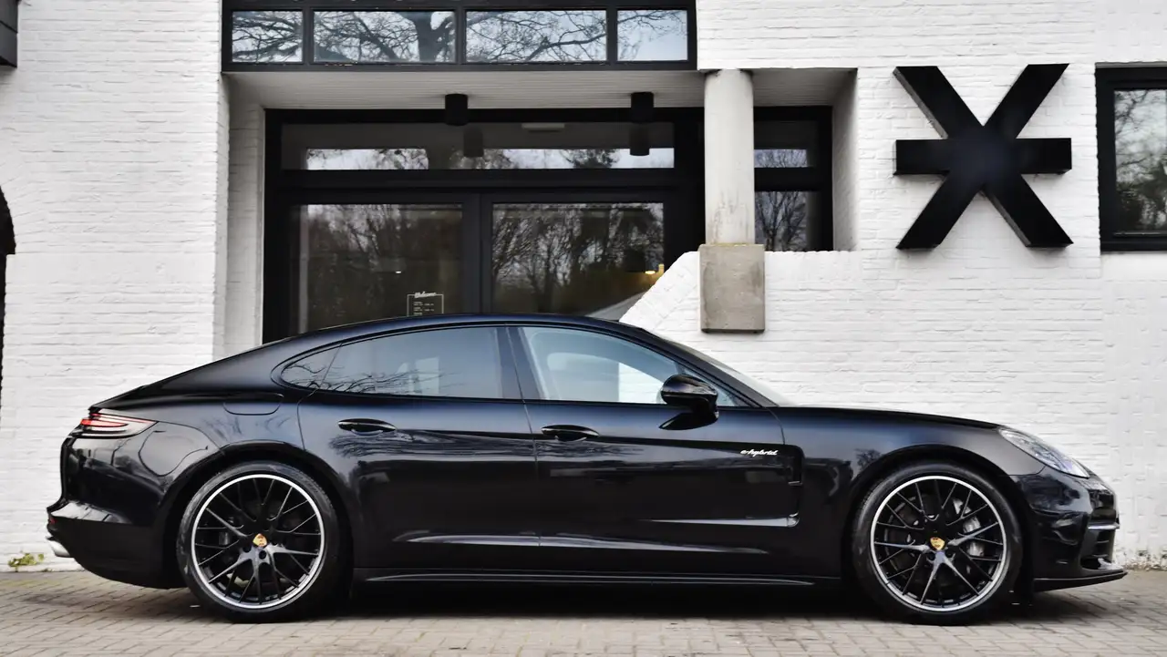 Porsche Panamera - 3