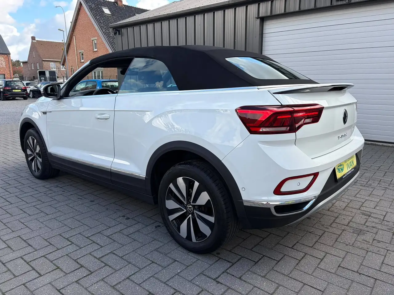 Volkswagen T-Roc - 4