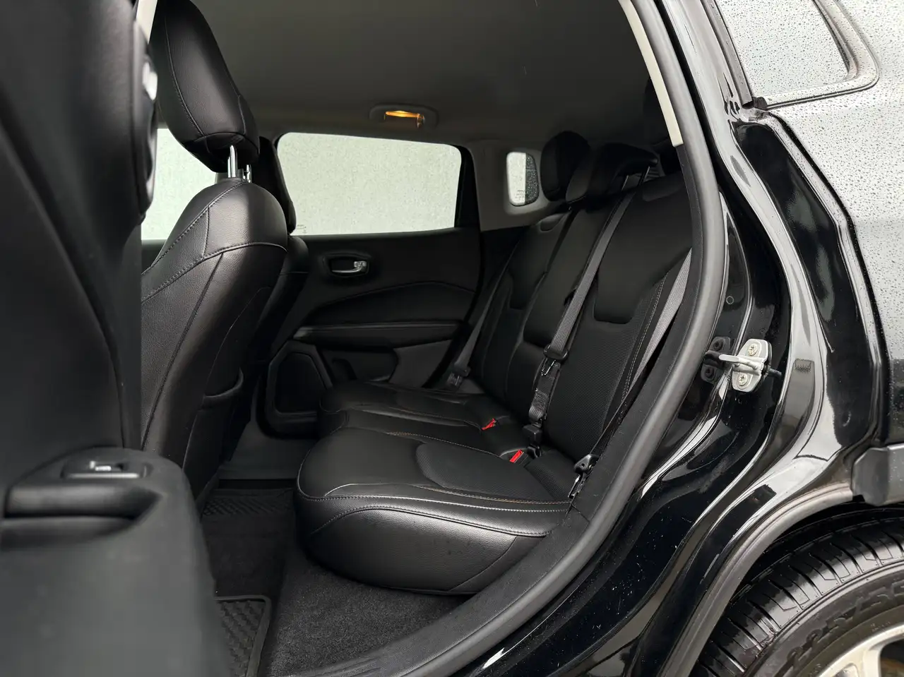 Jeep Compass - 10