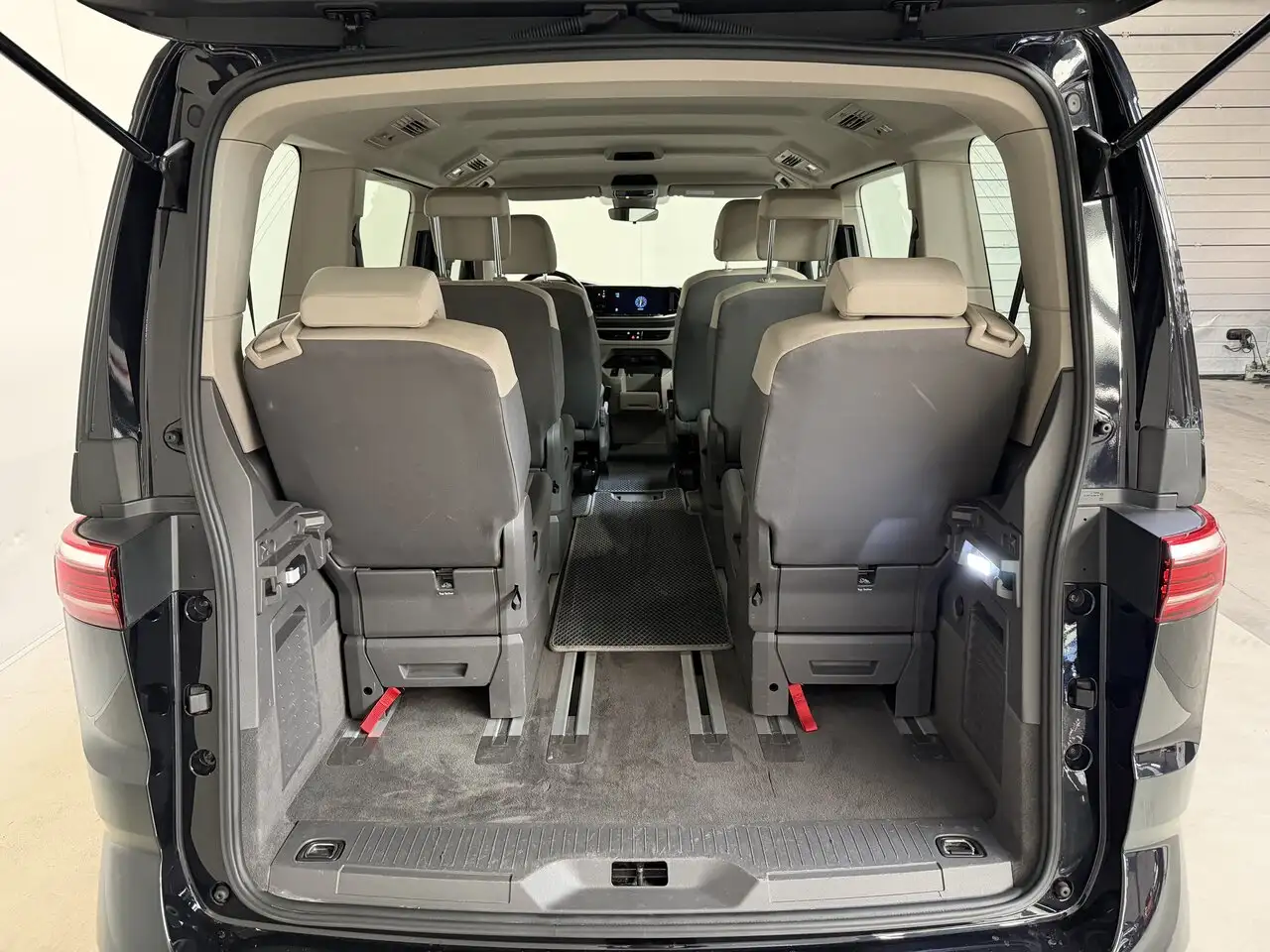 Volkswagen T6 Multivan - 11