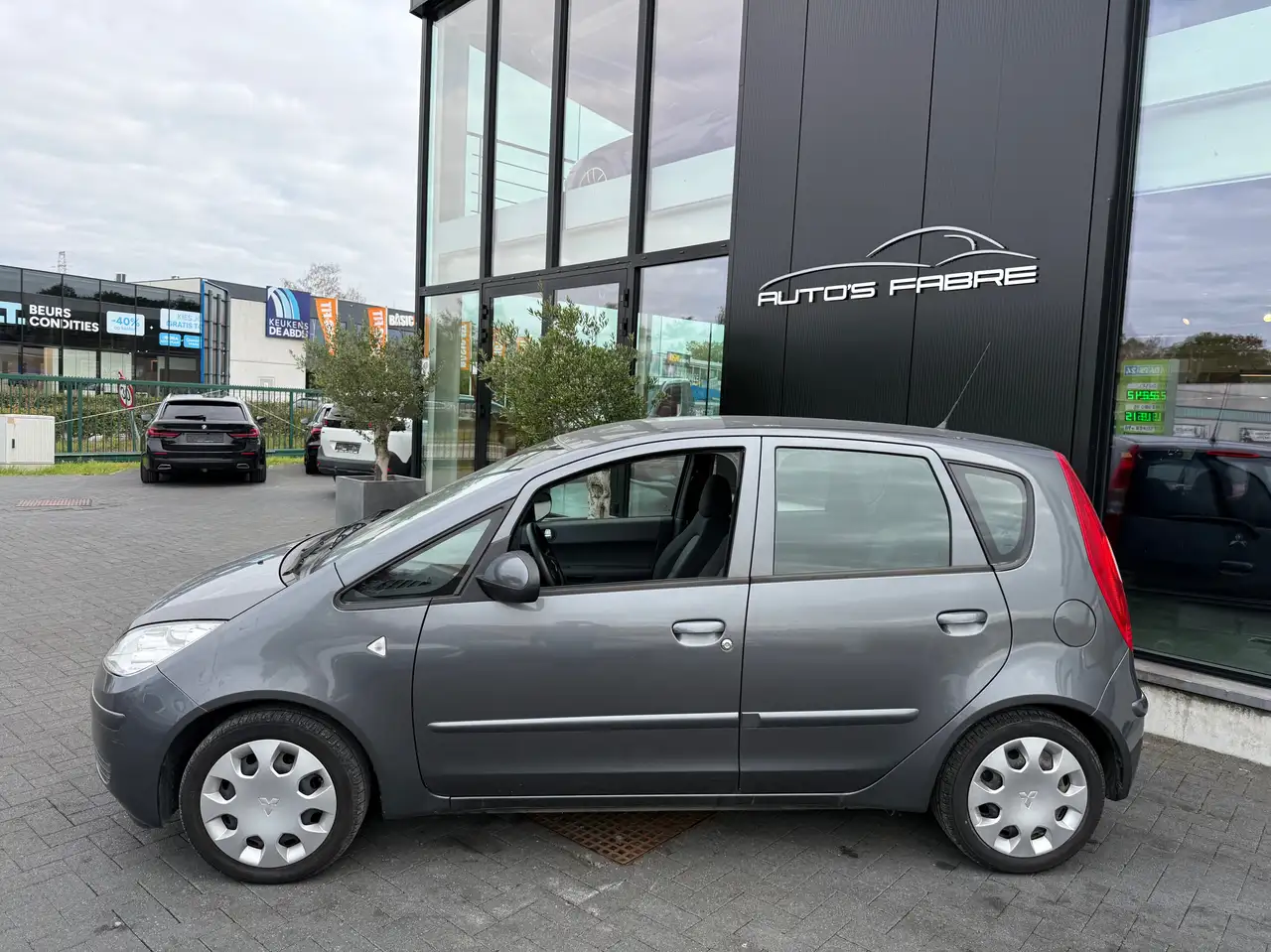 Mitsubishi Colt - 4