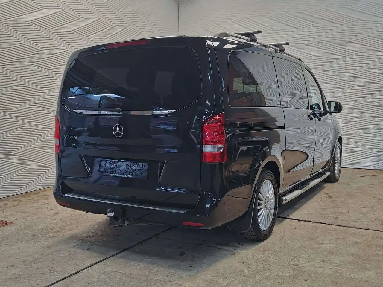 Mercedes-Benz V 220 - 12