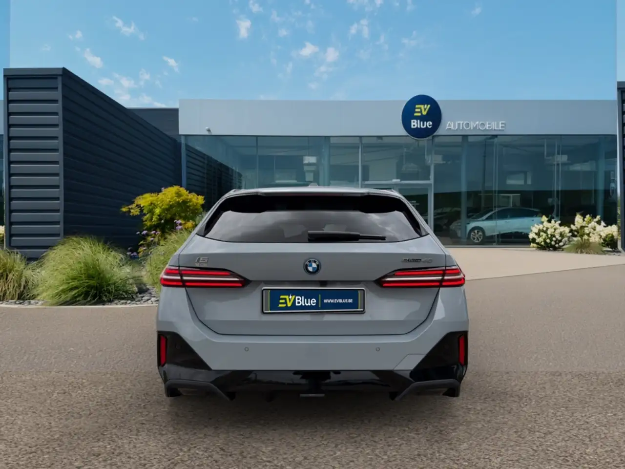 BMW i5 - 5