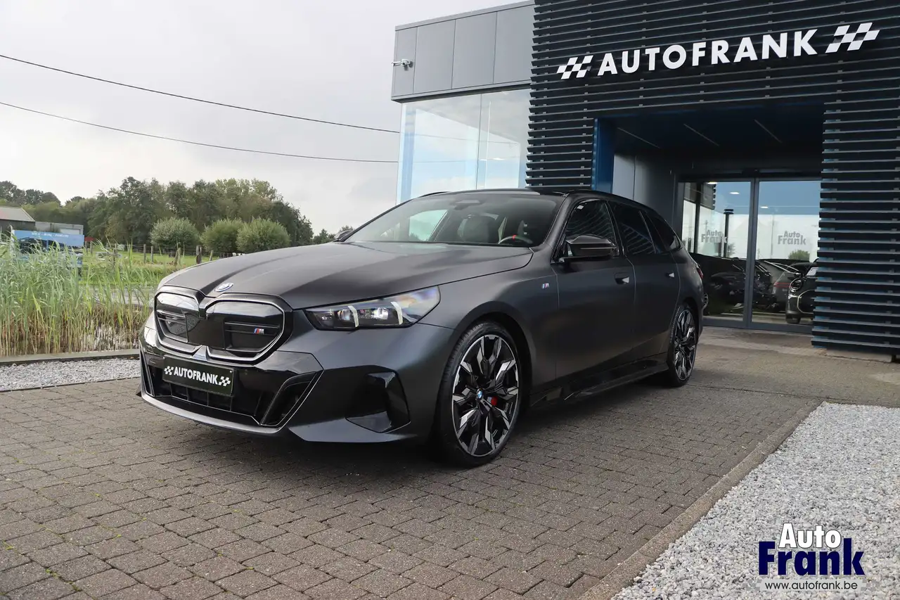 BMW i5 - 3