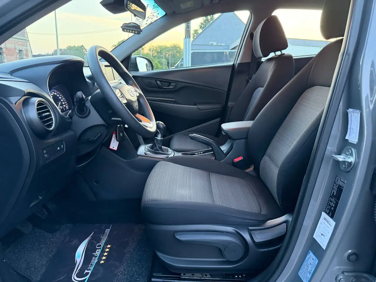 Hyundai KONA - 11