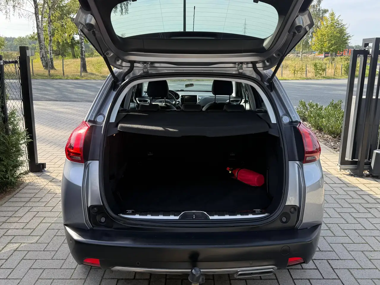 Peugeot 2008 - 8