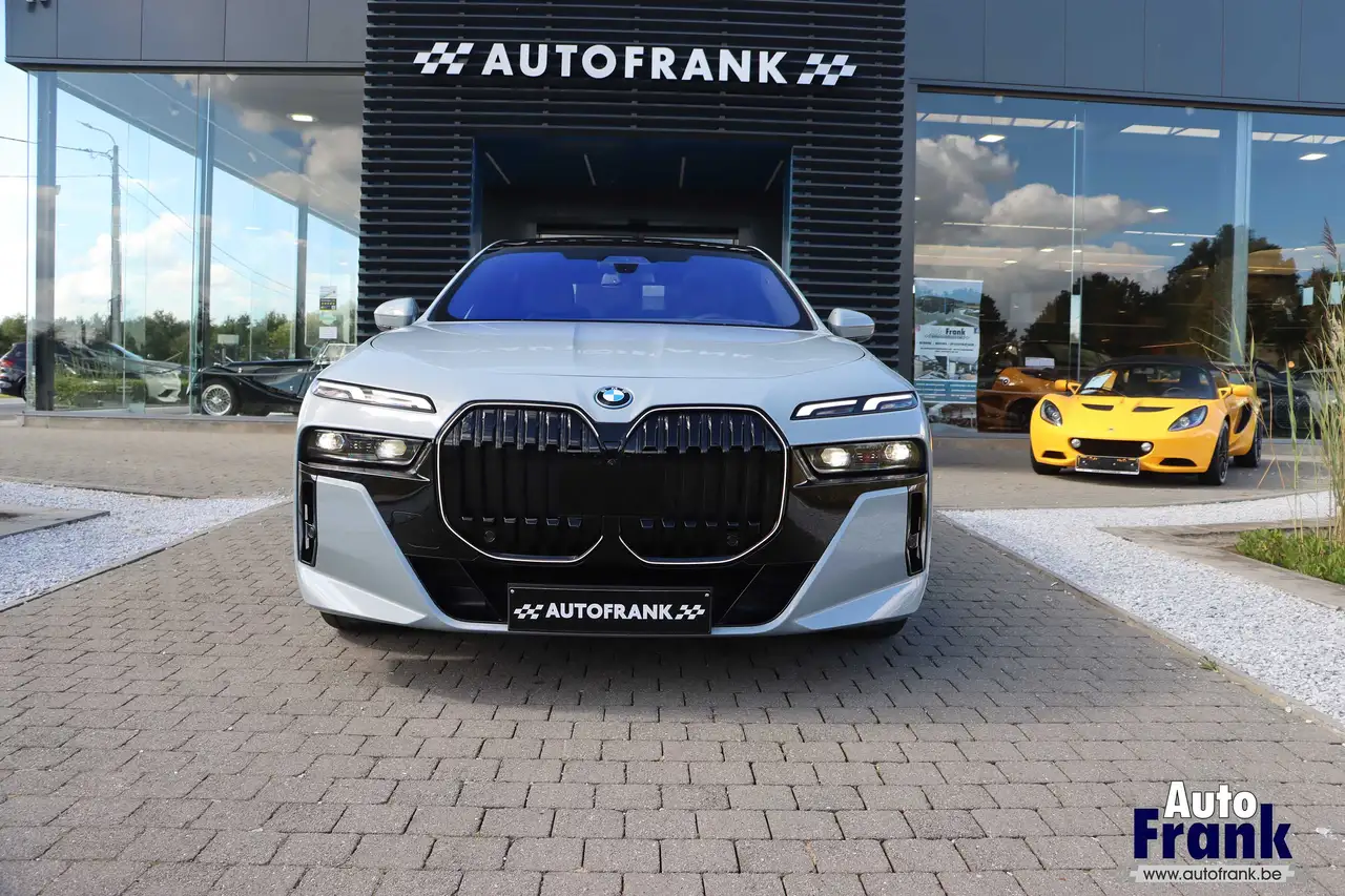 BMW i7 - 2