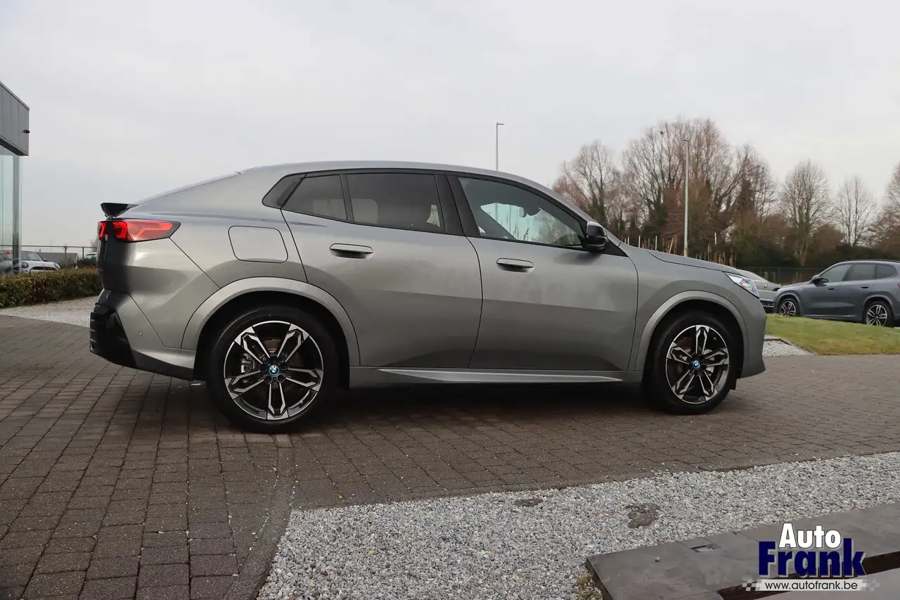 BMW iX2 - 8