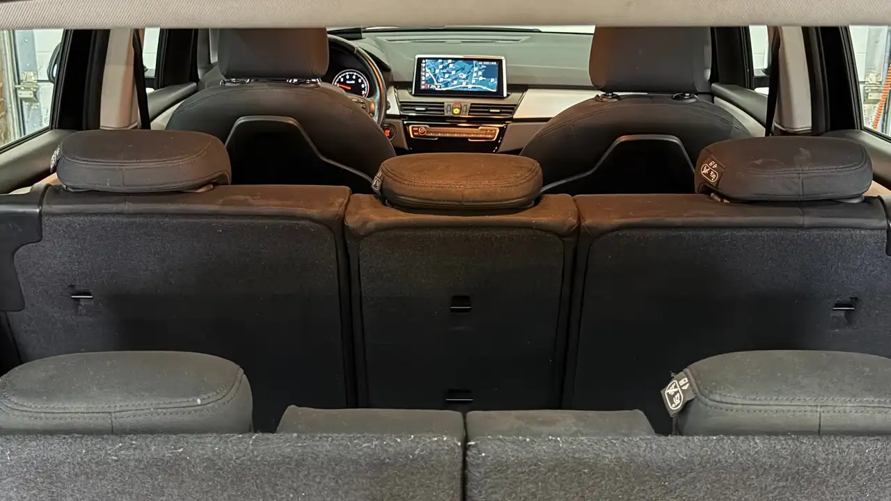 BMW 216 - 11