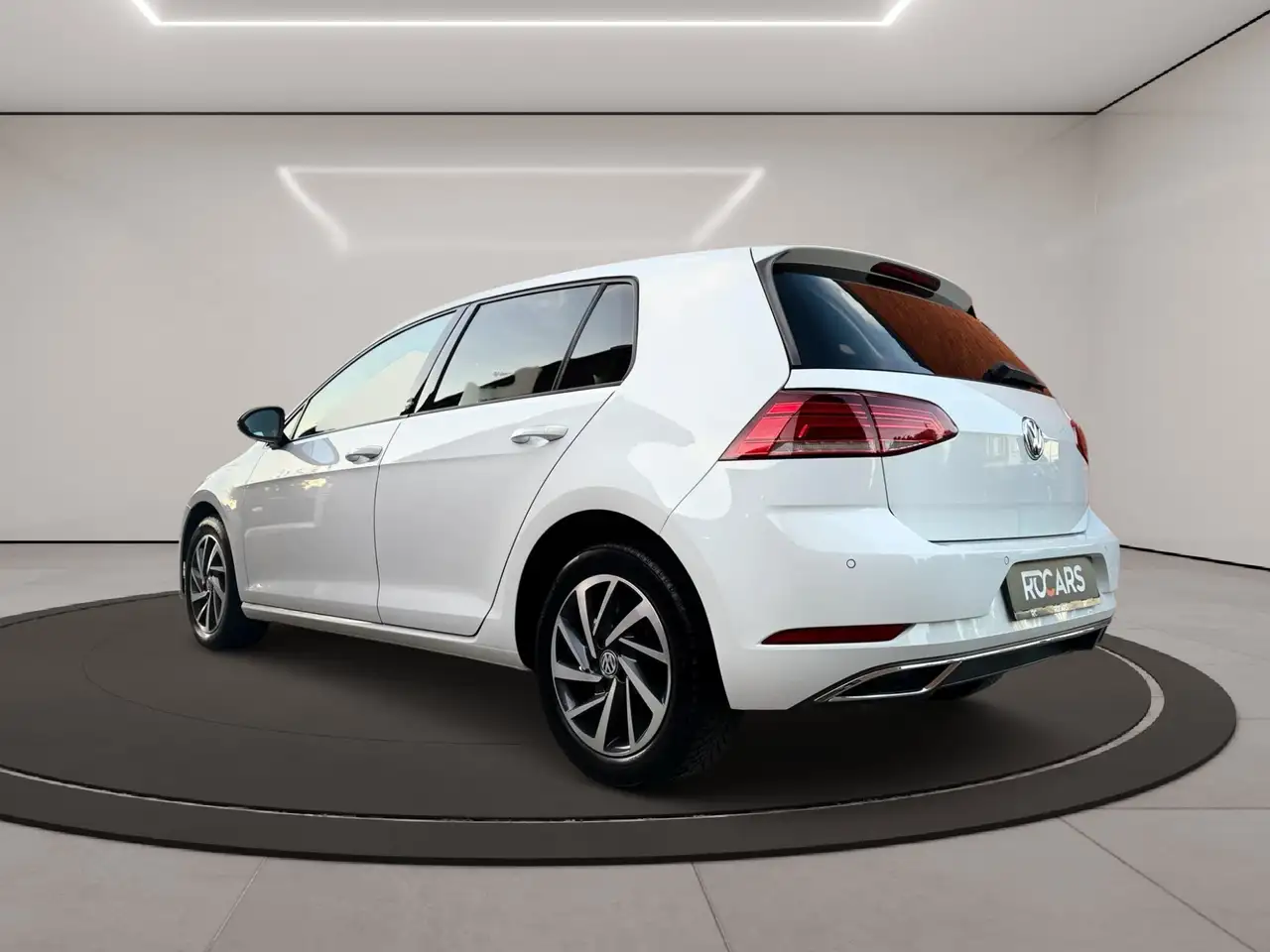 Volkswagen Golf - 9