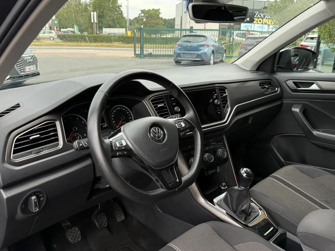 Volkswagen T-Roc - 9
