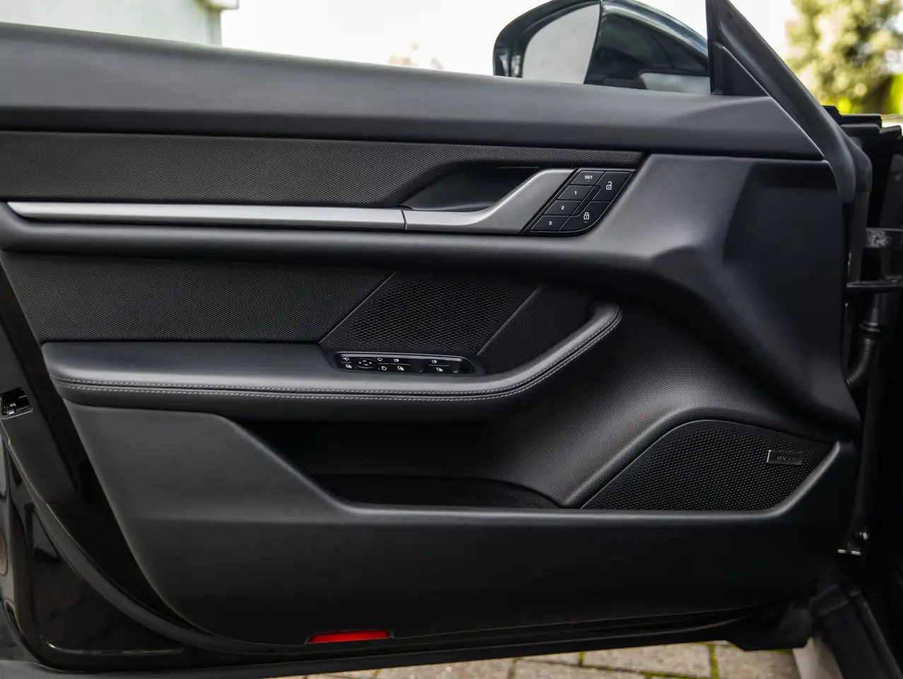 Porsche Taycan - 6