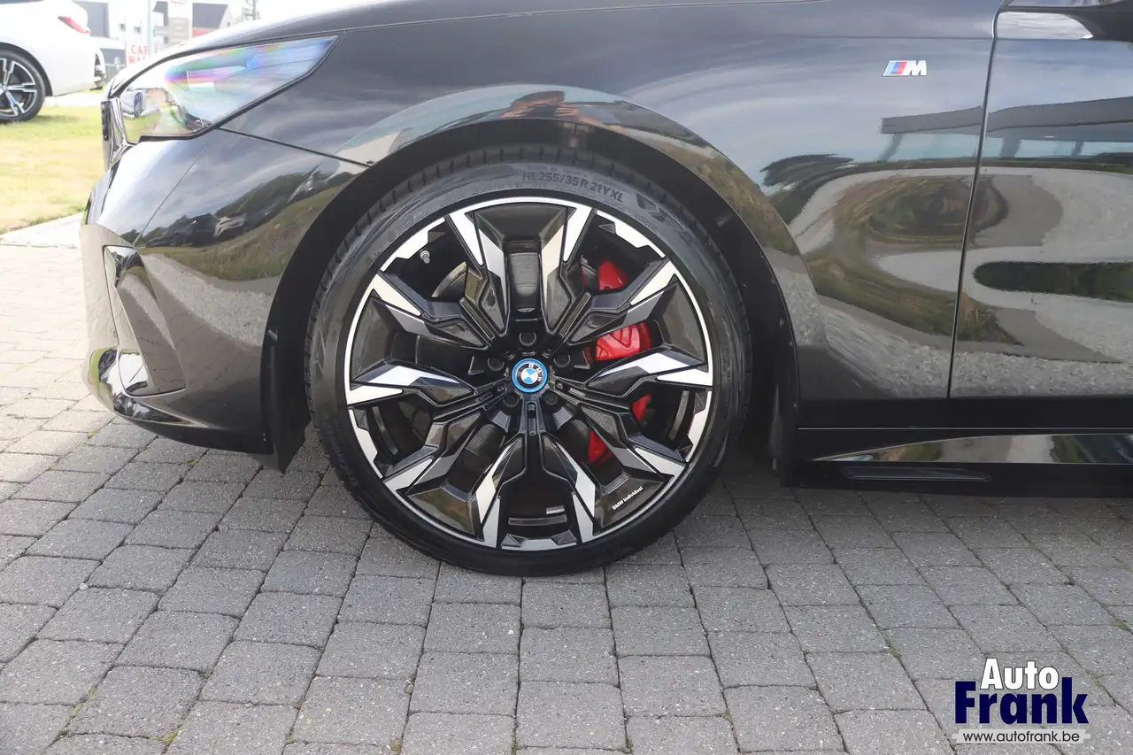 BMW i5 - 4