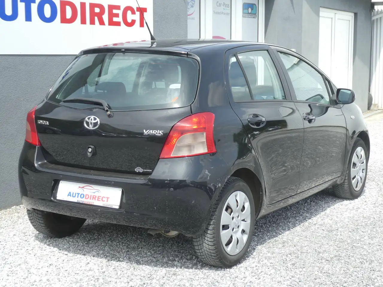 Toyota Yaris - 4
