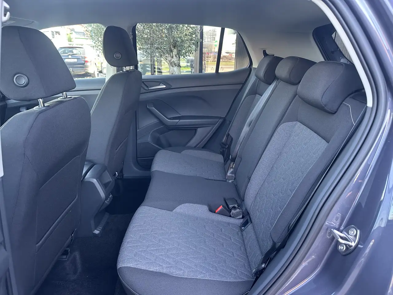 Volkswagen T-Cross - 11