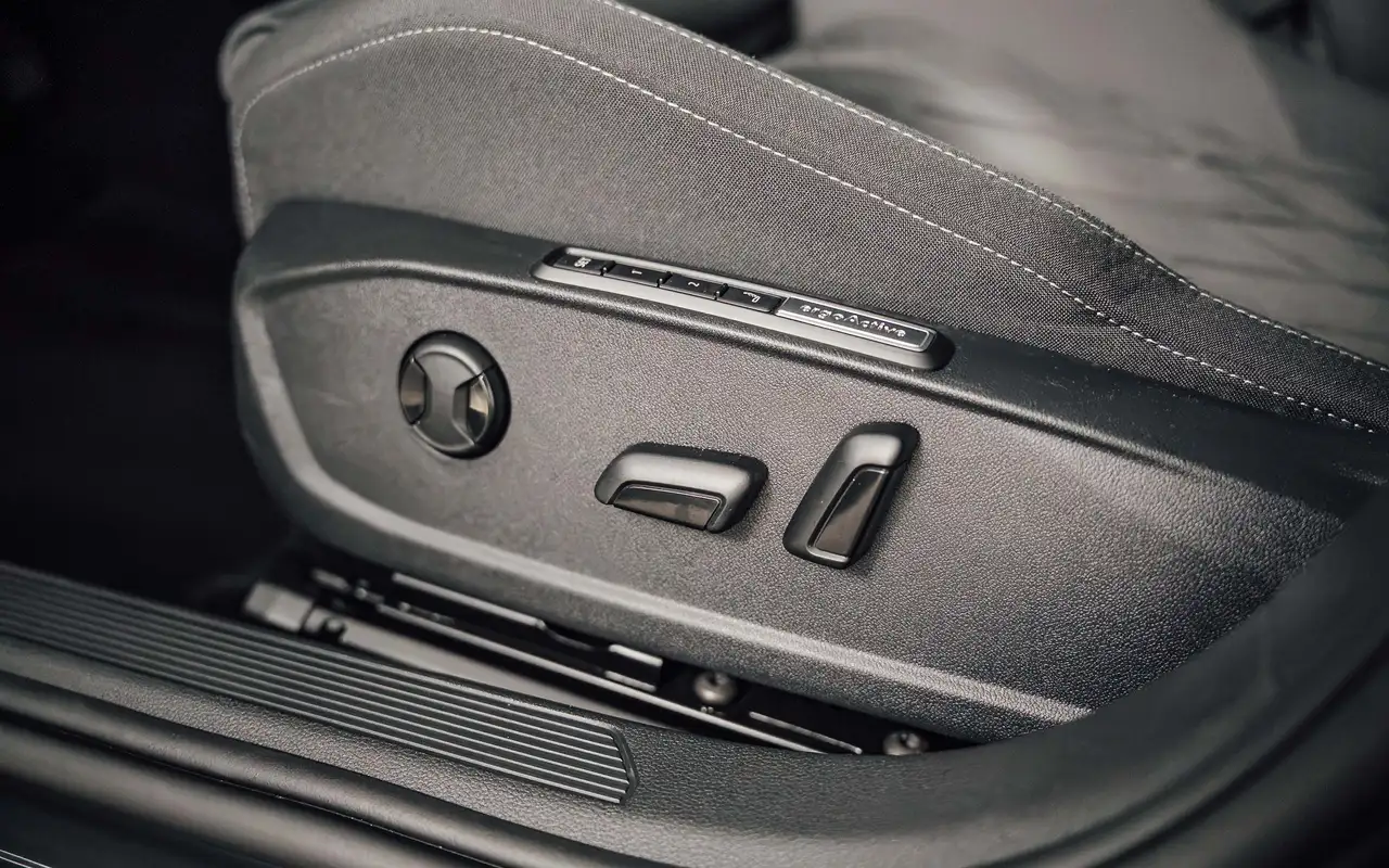 Volkswagen Golf - 11
