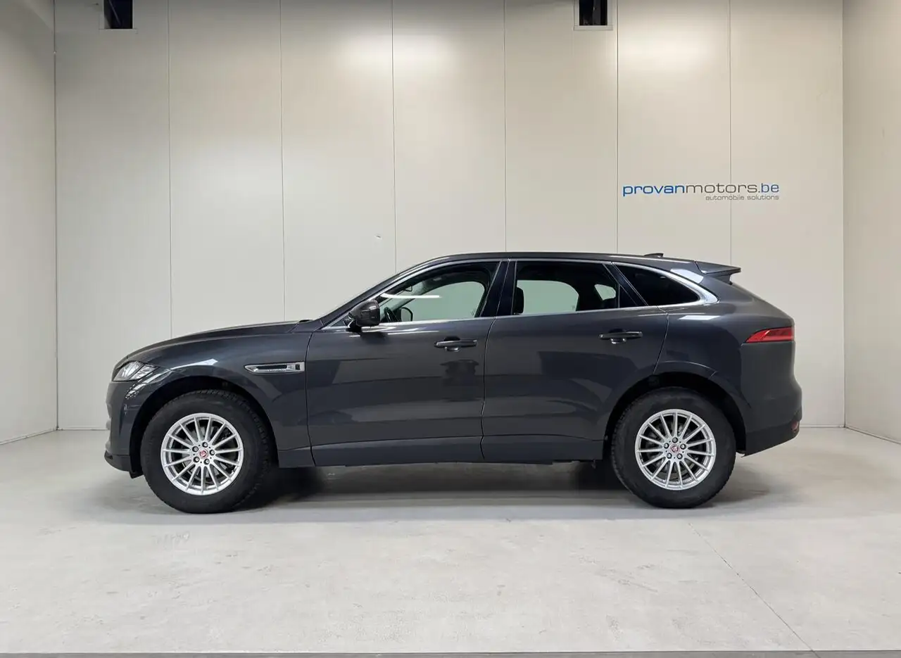 Jaguar F-Pace - 8