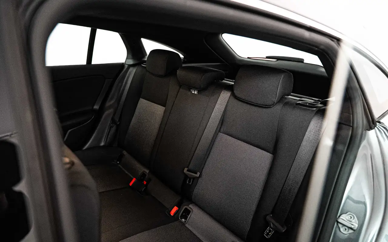 Mercedes-Benz CLA 180 - 8