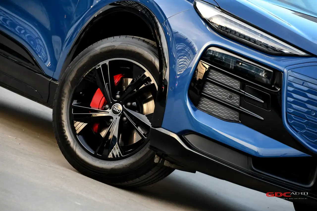 Audi Q6 e-tron - 9