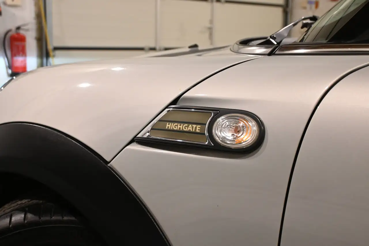 MINI Cooper D Cabrio - 6