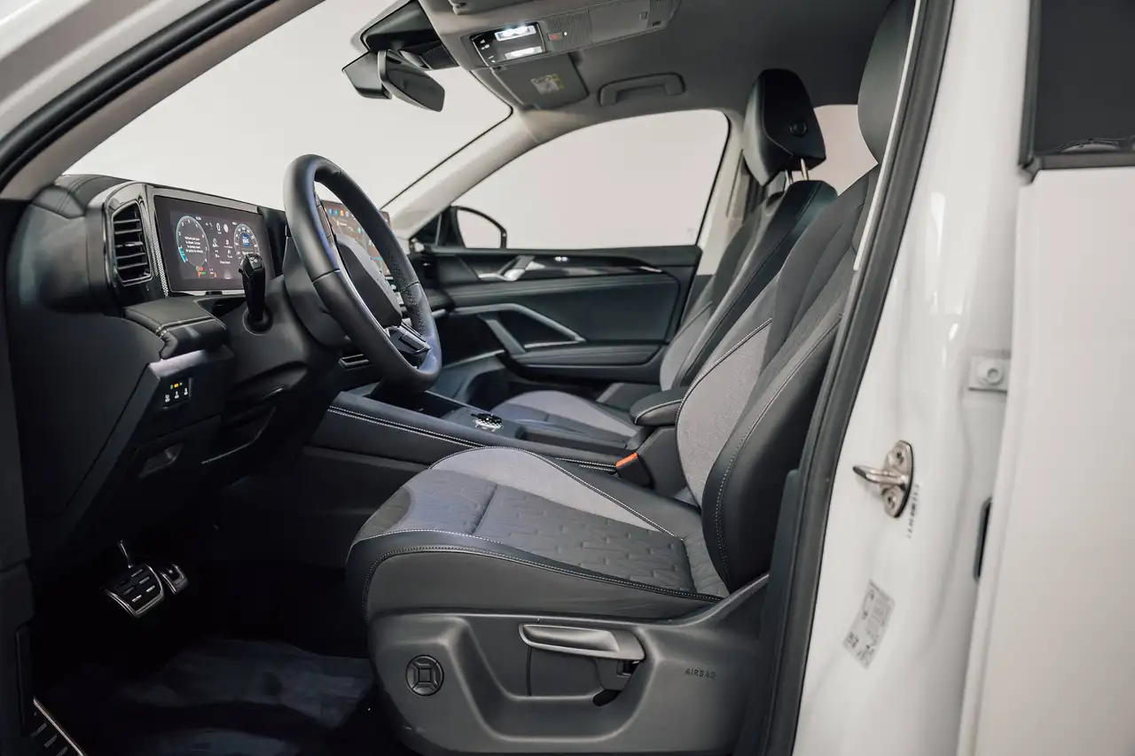 Volkswagen Tiguan - 12