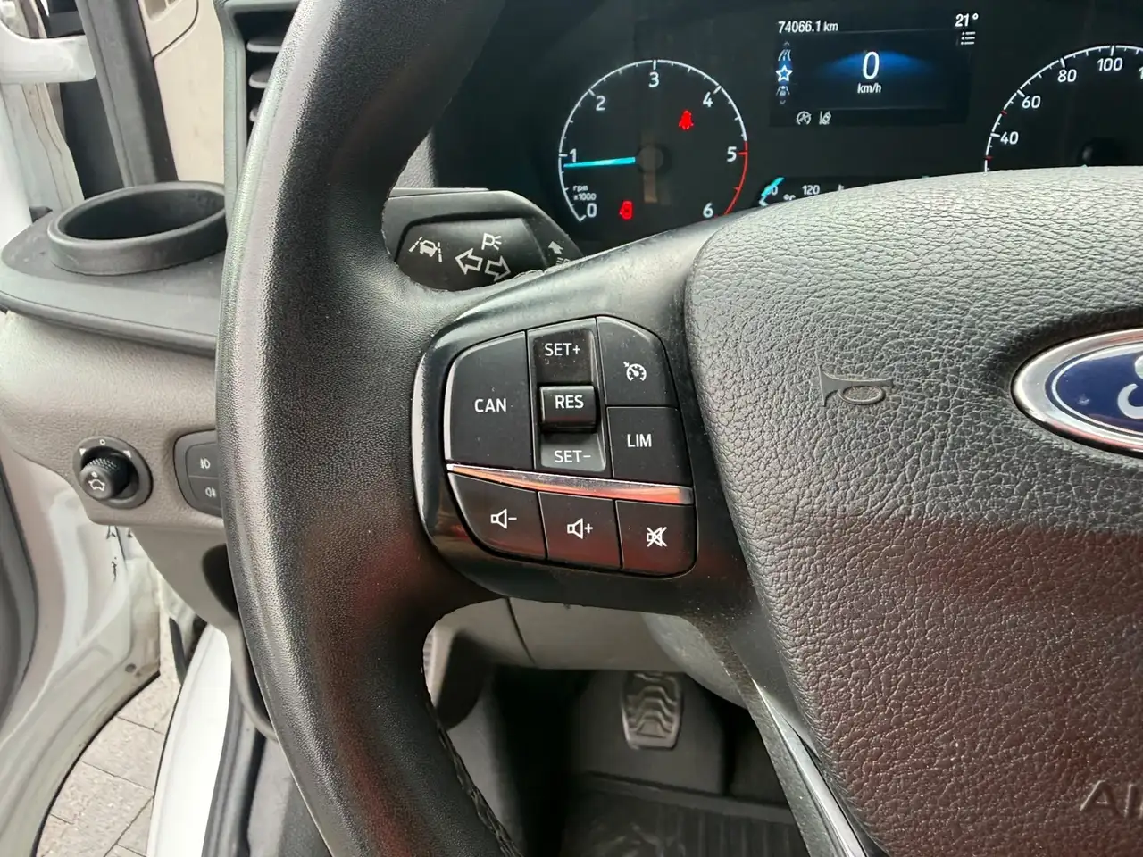 Ford Transit - 12