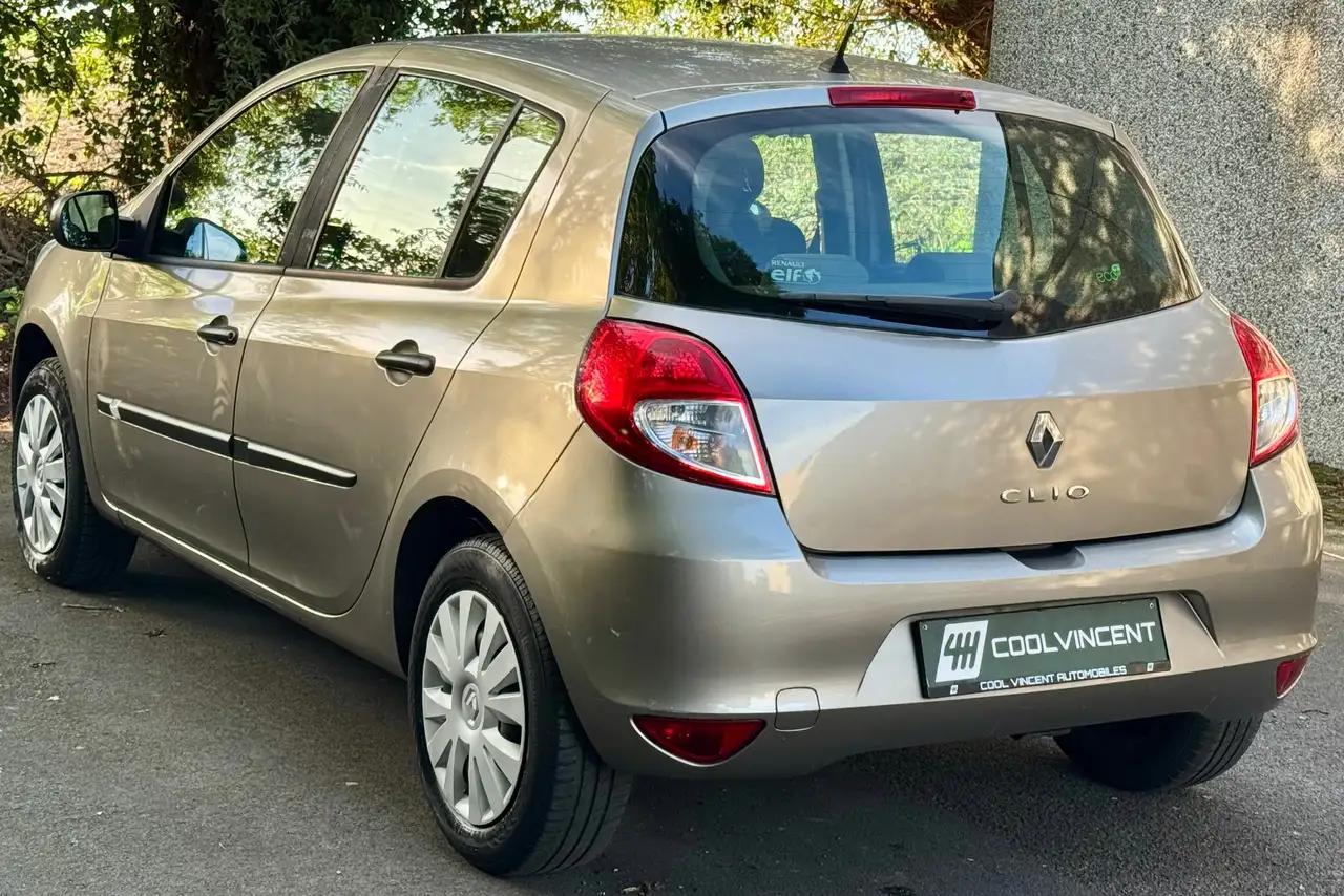 Renault Clio - 6