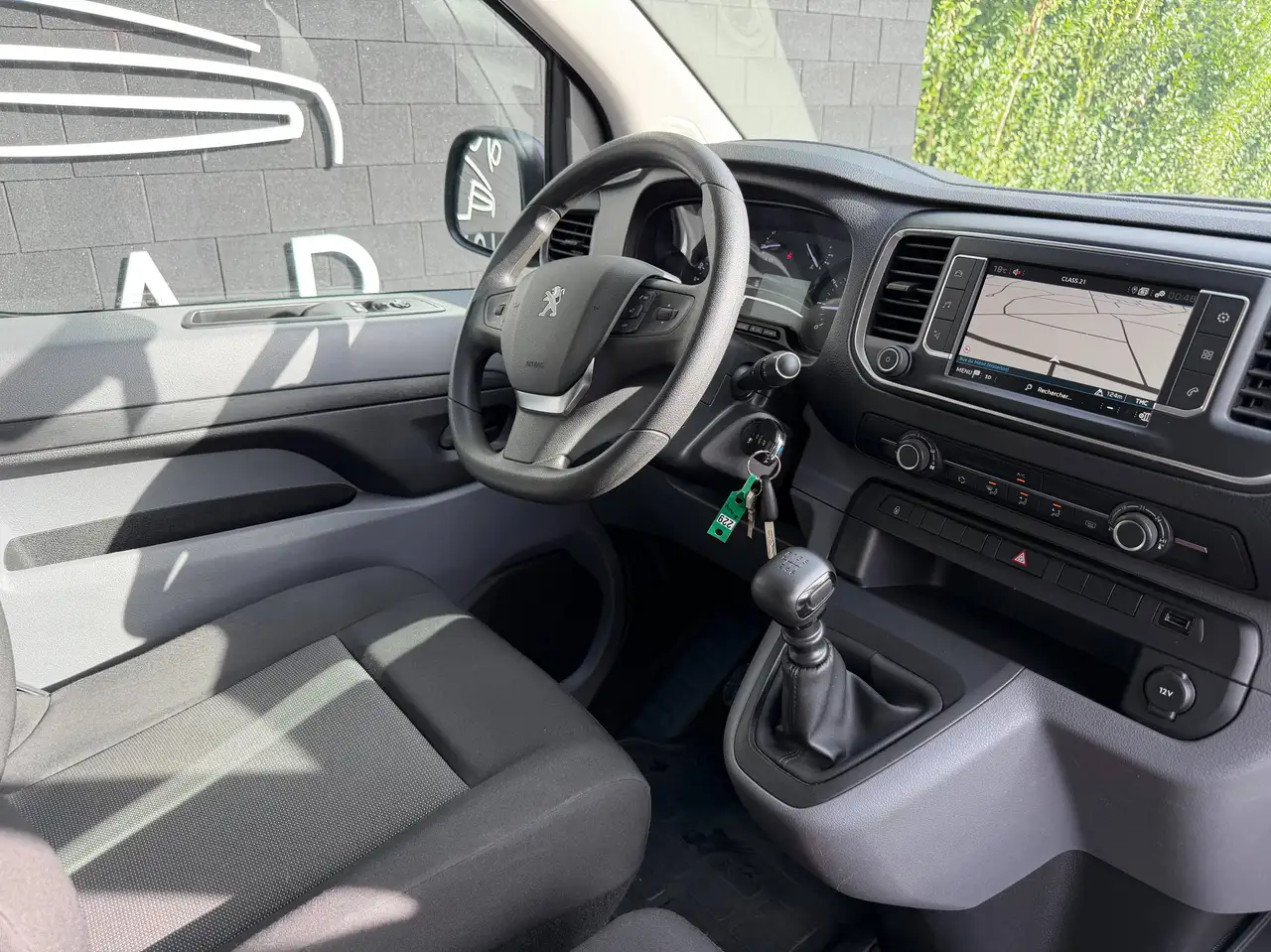 Peugeot Traveller - 8