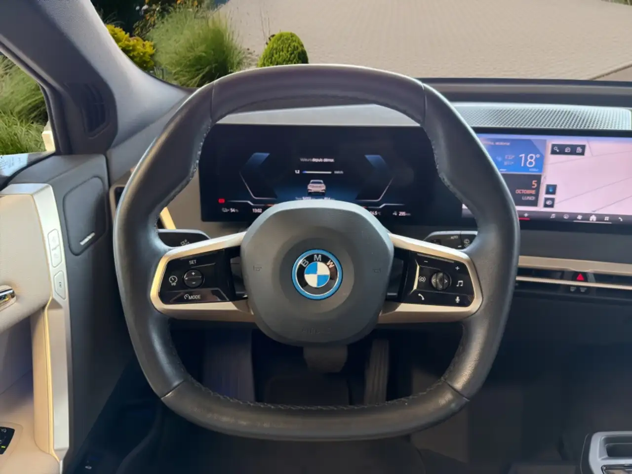 BMW iX - 12