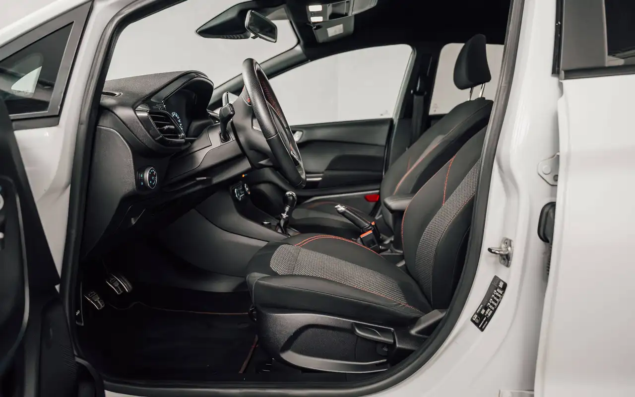 Ford Fiesta - 12