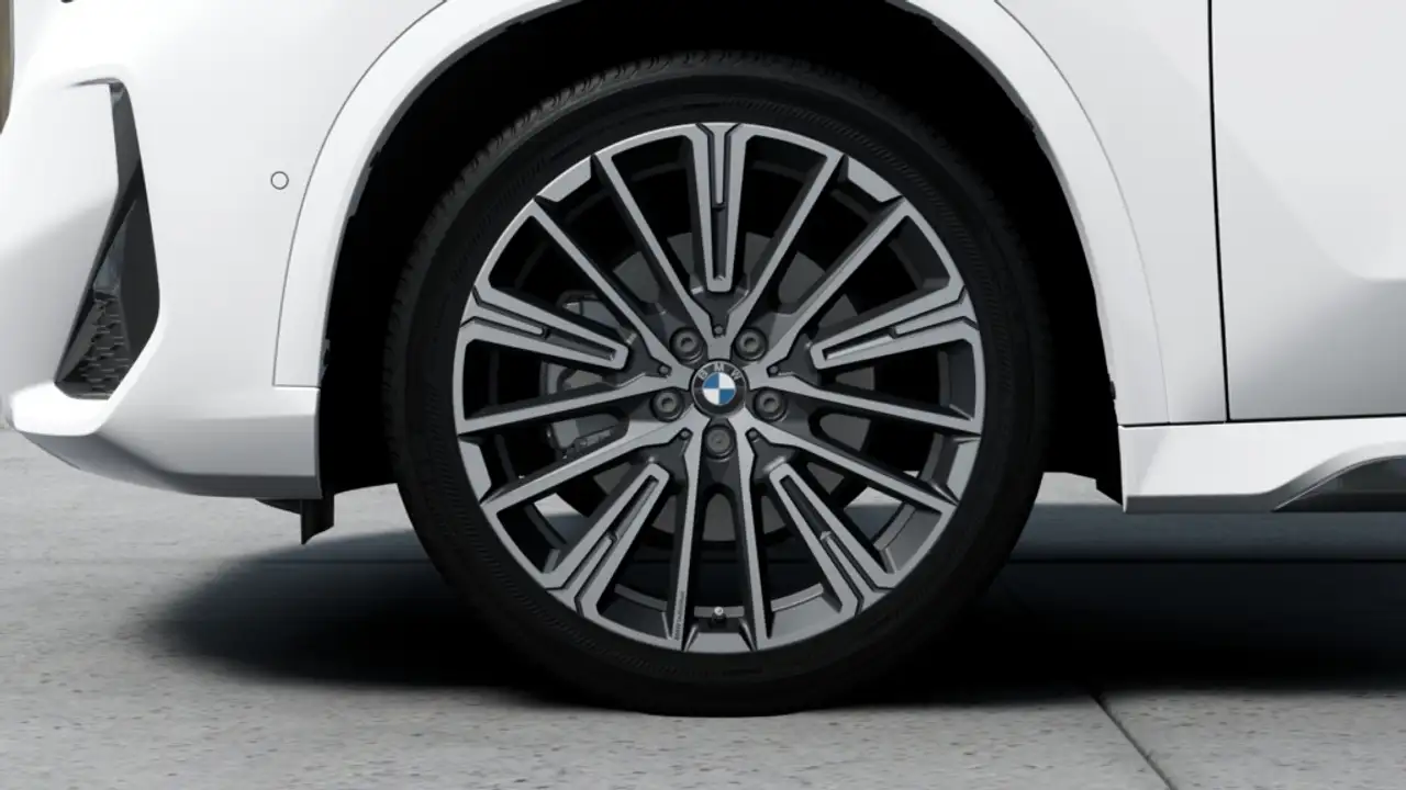 BMW iX1 - 6