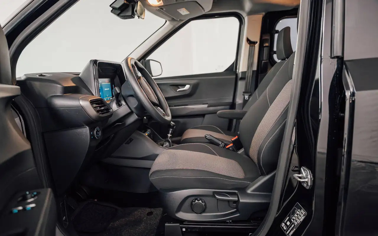 Ford Tourneo Courier - 11