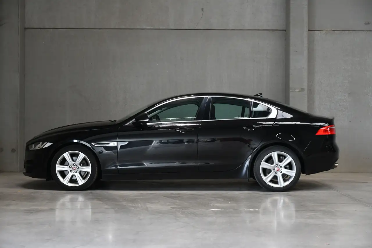 Jaguar XE - 6