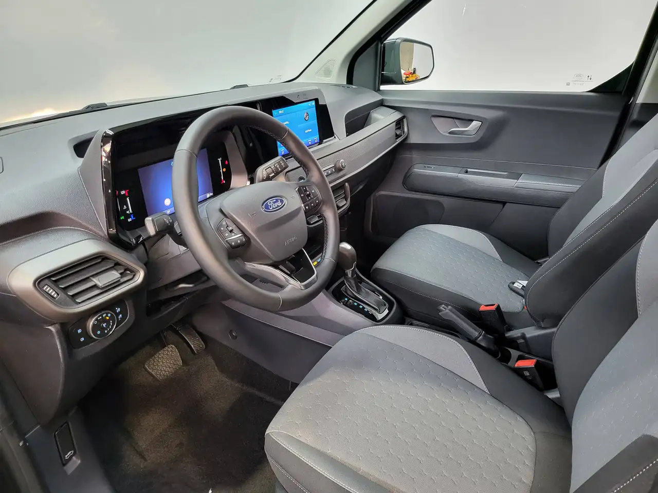 Ford Tourneo Courier - 11