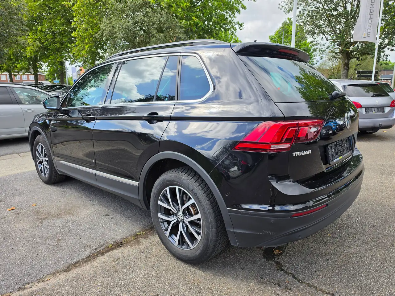 Volkswagen Tiguan - 4