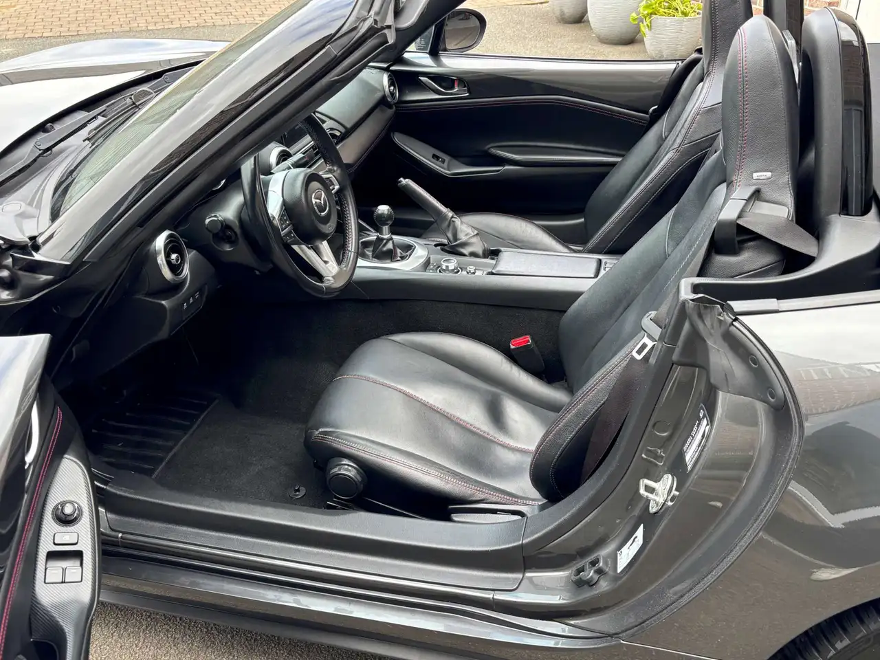 Mazda MX-5 - 10