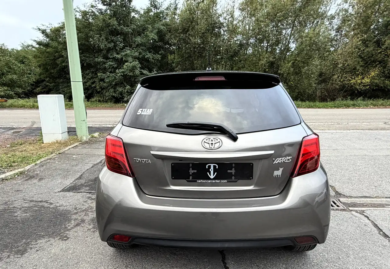 Toyota Yaris - 12