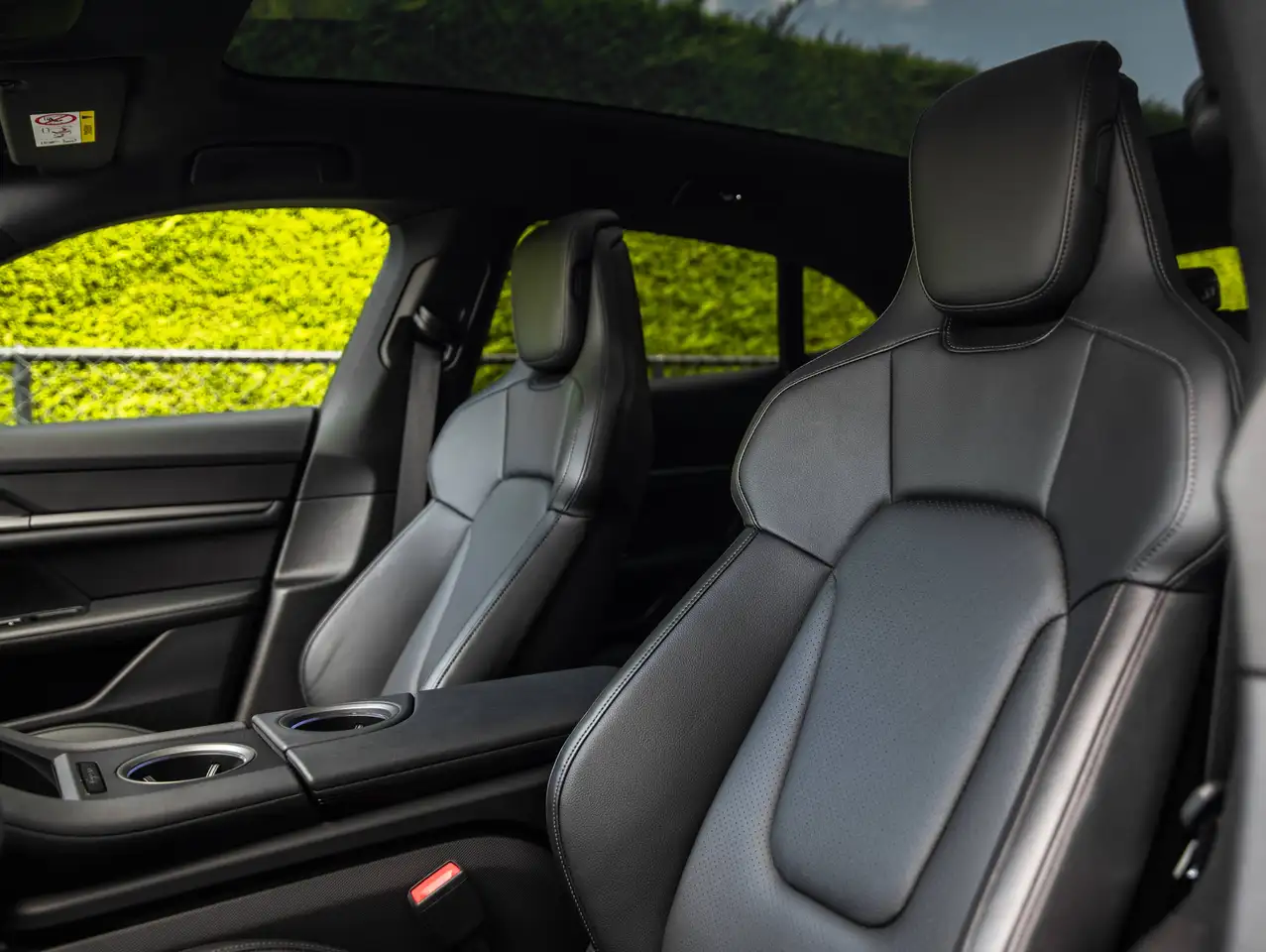 Porsche Taycan - 8