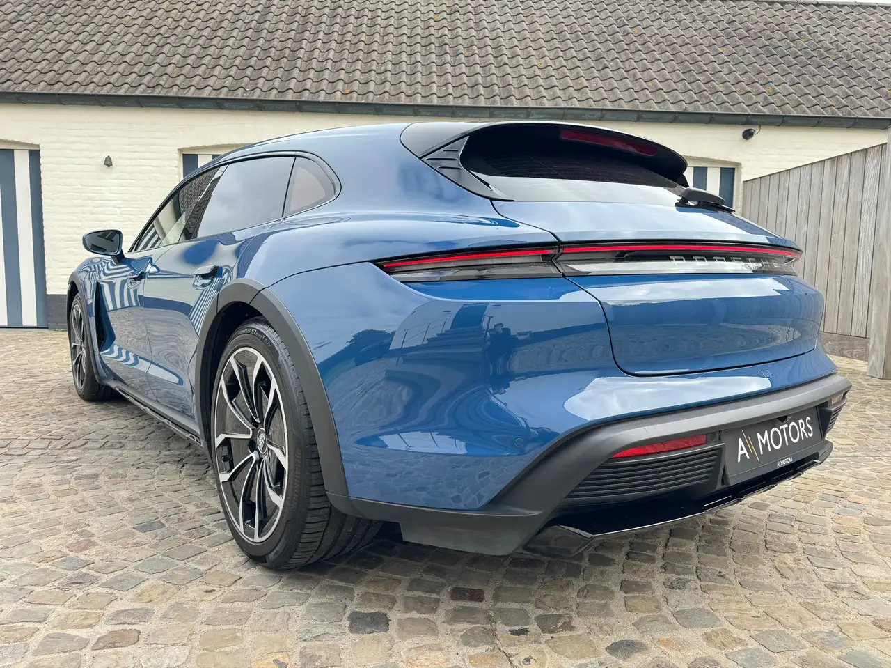 Porsche Taycan - 3