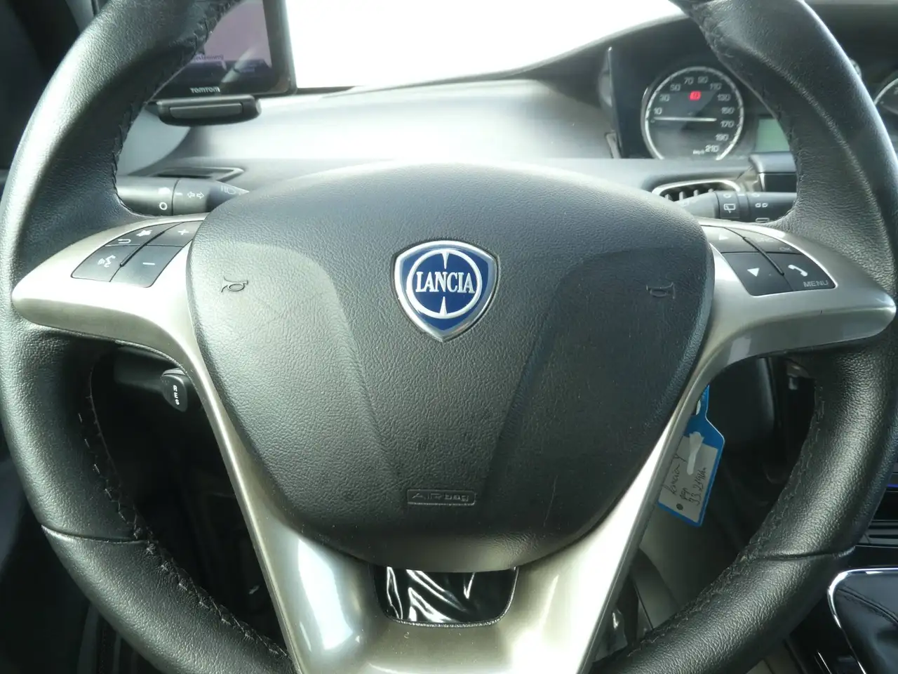 Lancia Ypsilon - 8