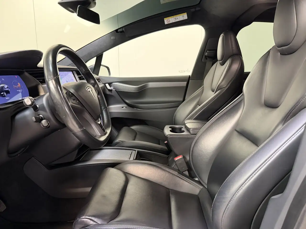 Tesla Model X - 9