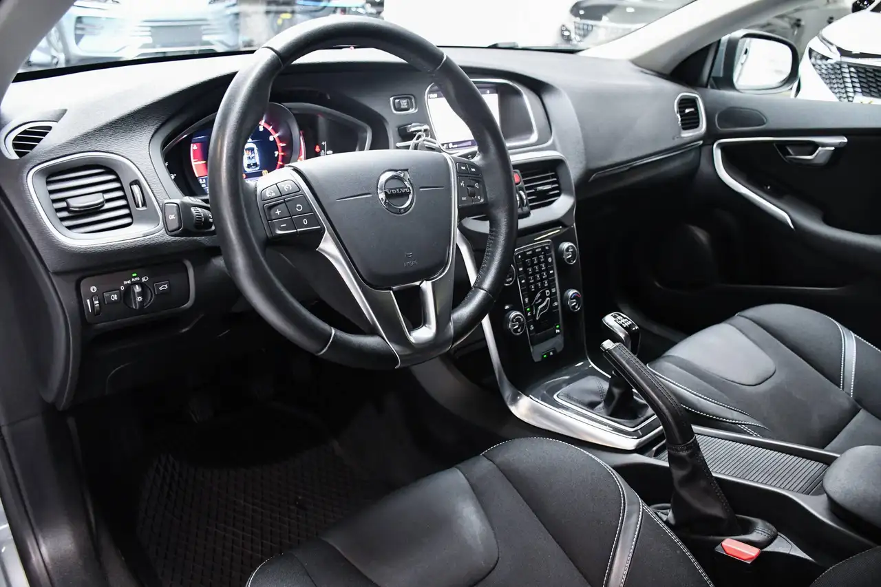 Volvo V40 - 8