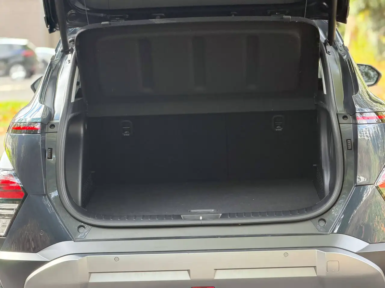 Hyundai KONA - 11