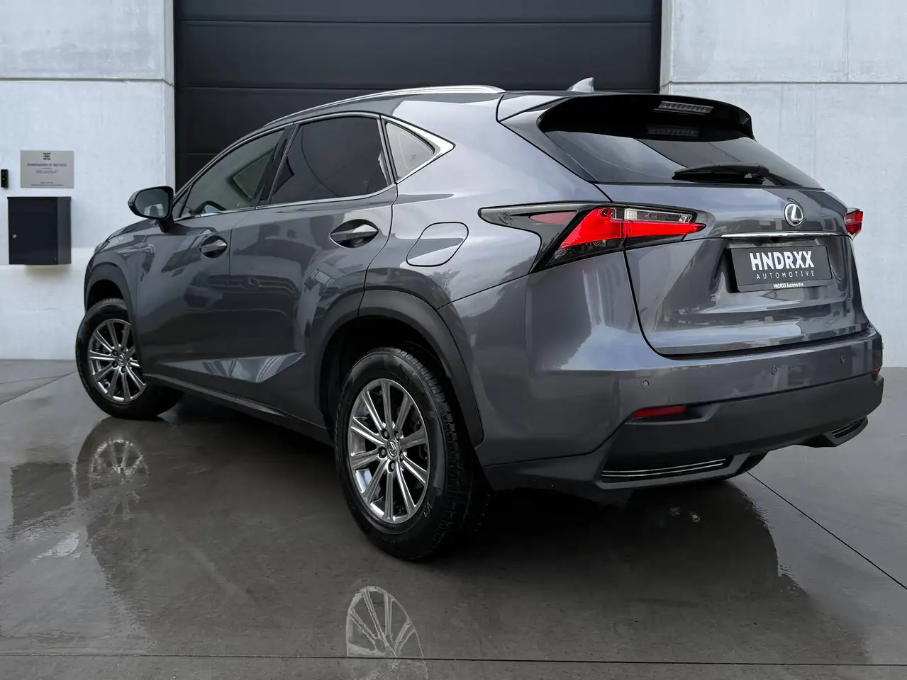 Lexus NX 300h - 3