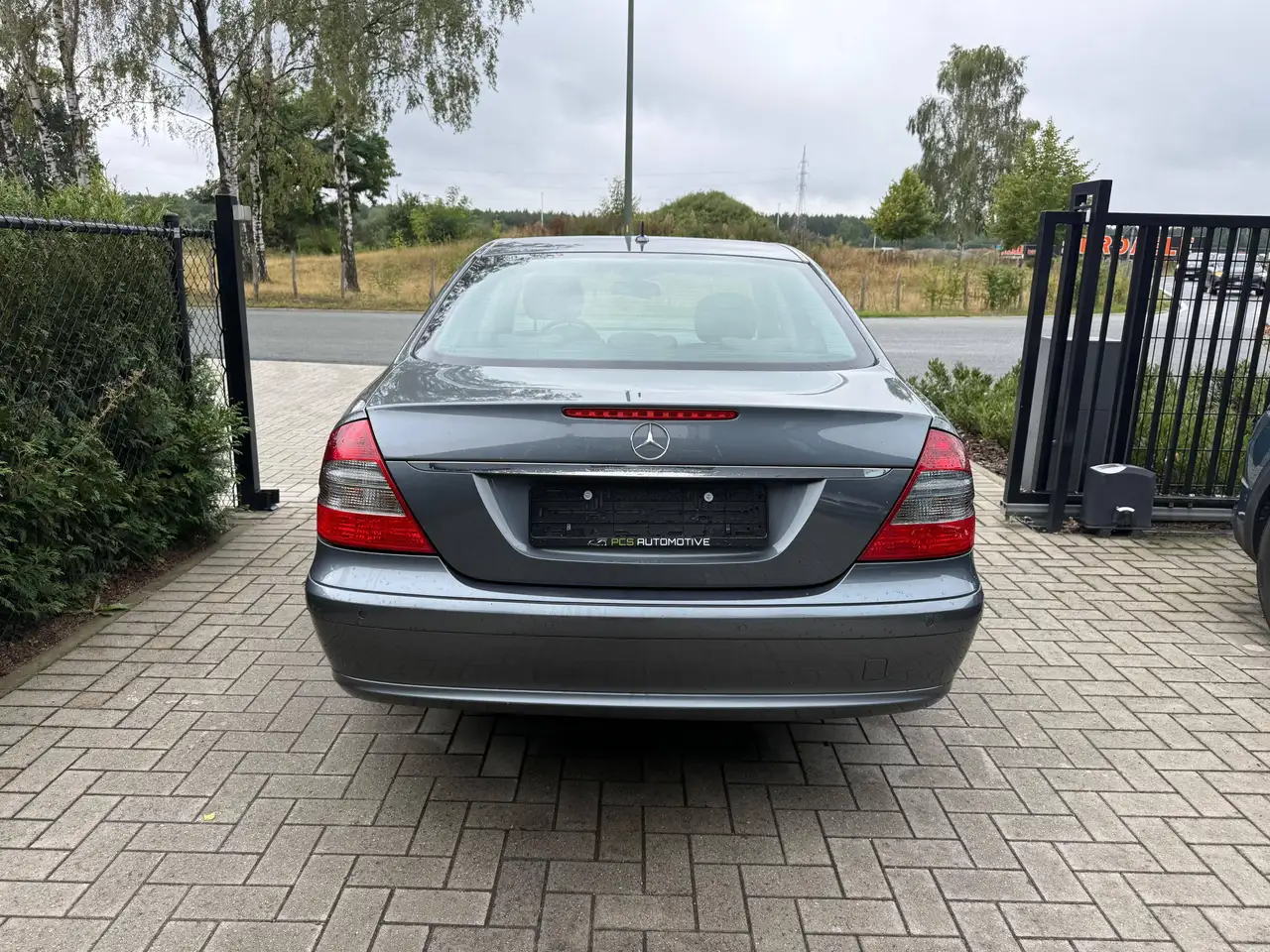 Mercedes-Benz E 200 - 5