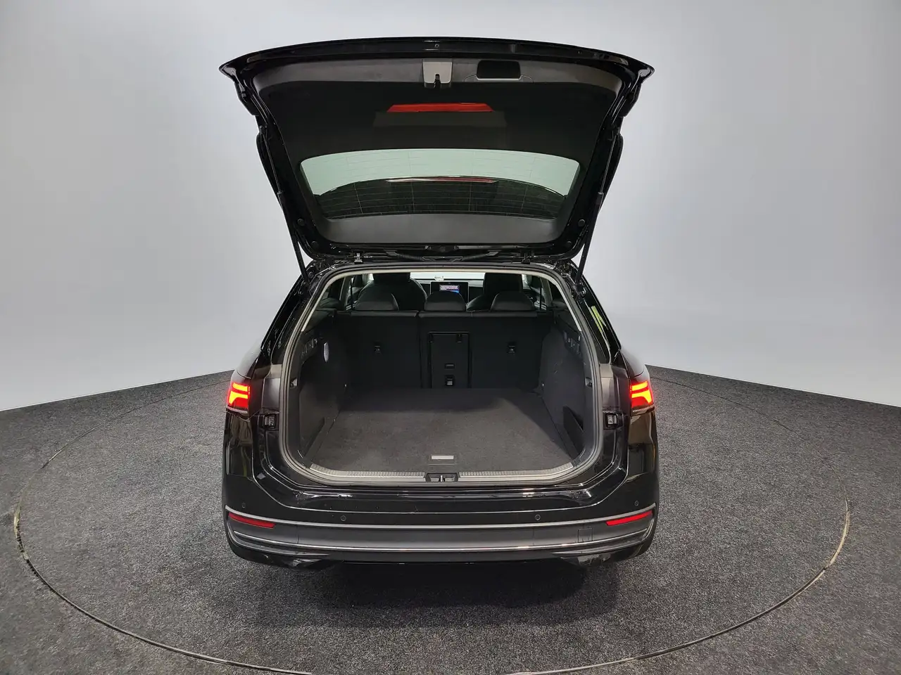 Volkswagen Passat Variant - 9