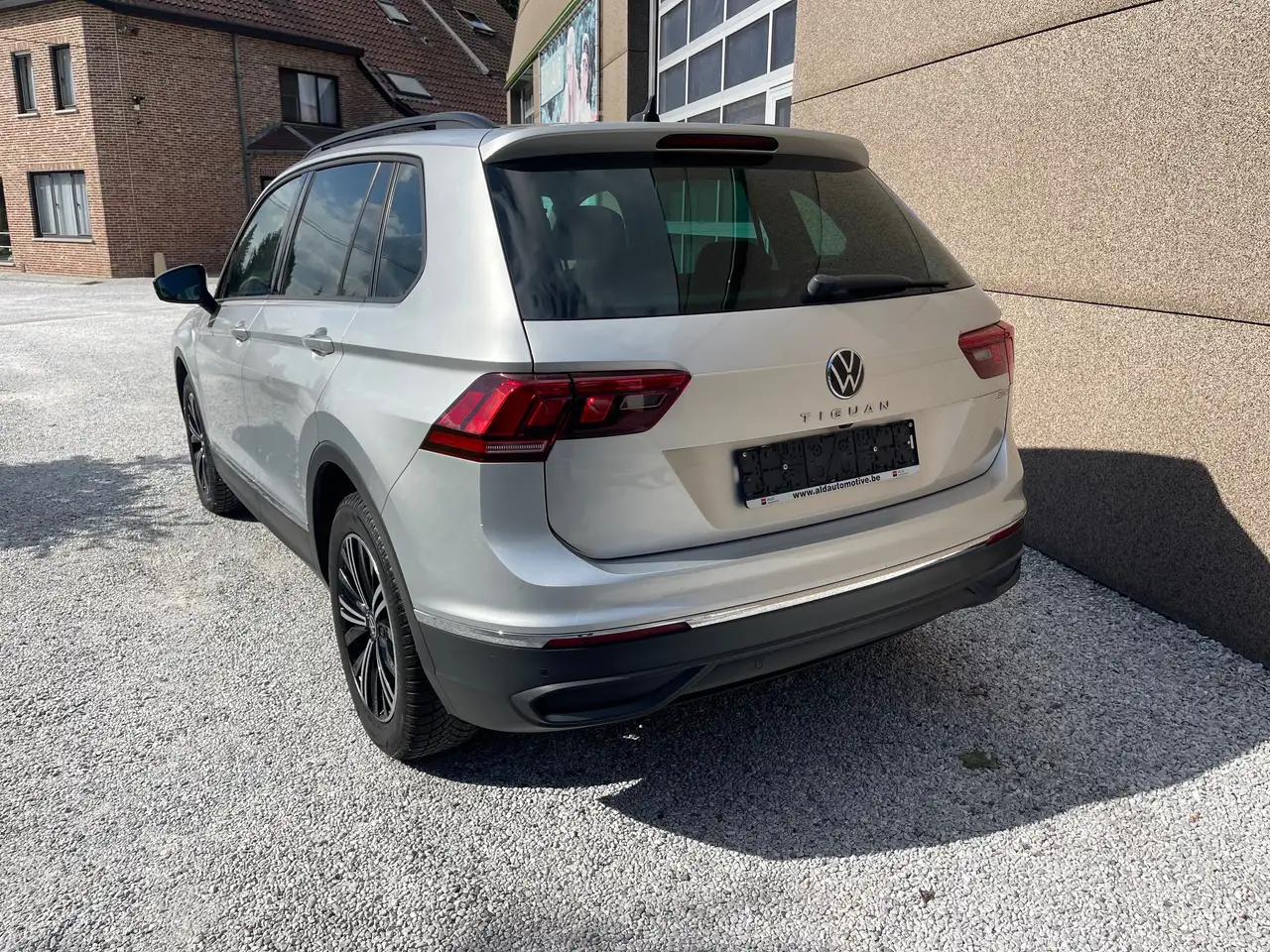 Volkswagen Tiguan - 5