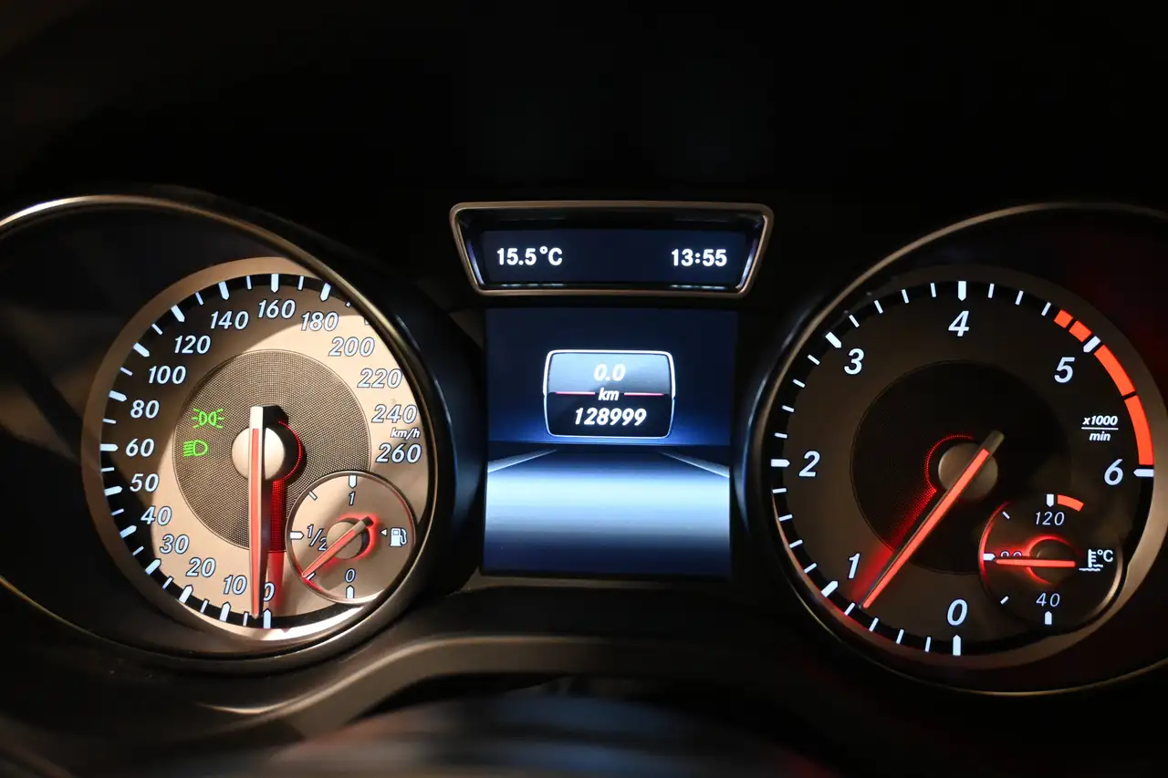 Mercedes-Benz CLA 200 - 9