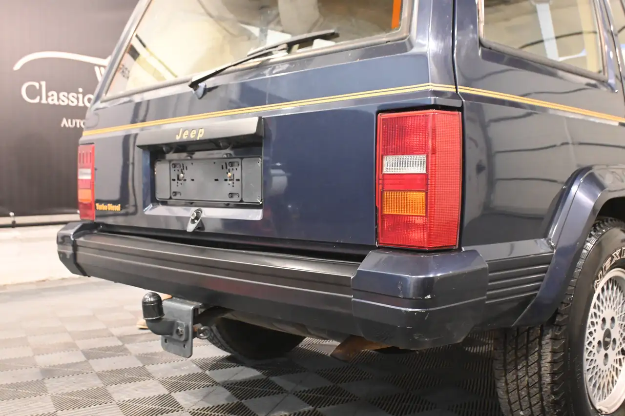 Jeep Cherokee - 11