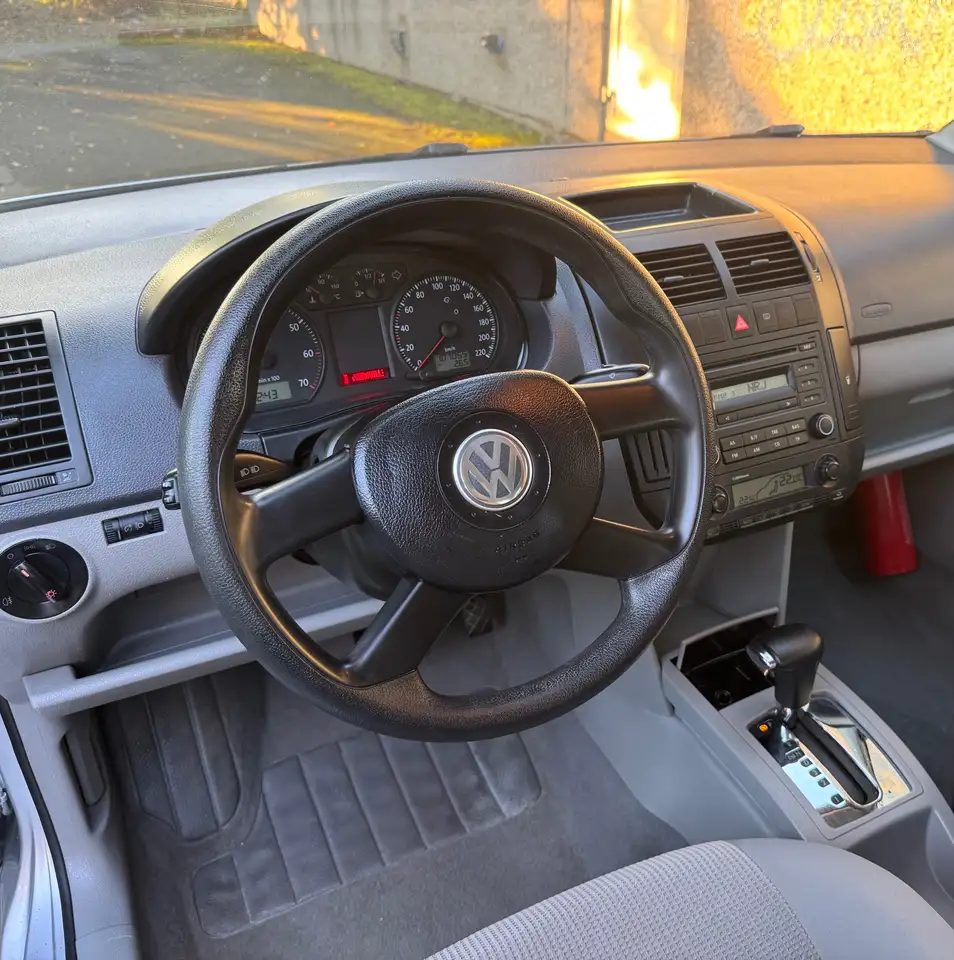 Volkswagen Polo - 8